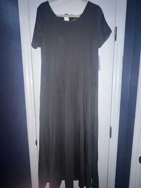 Soft Surroundings Black Short-Sleeve Maxi Dress